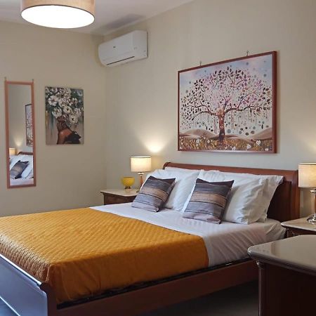 Lorenzo Guest Suite With Free Private Parking-- Cantieri Culturali Palermo Ngoại thất bức ảnh