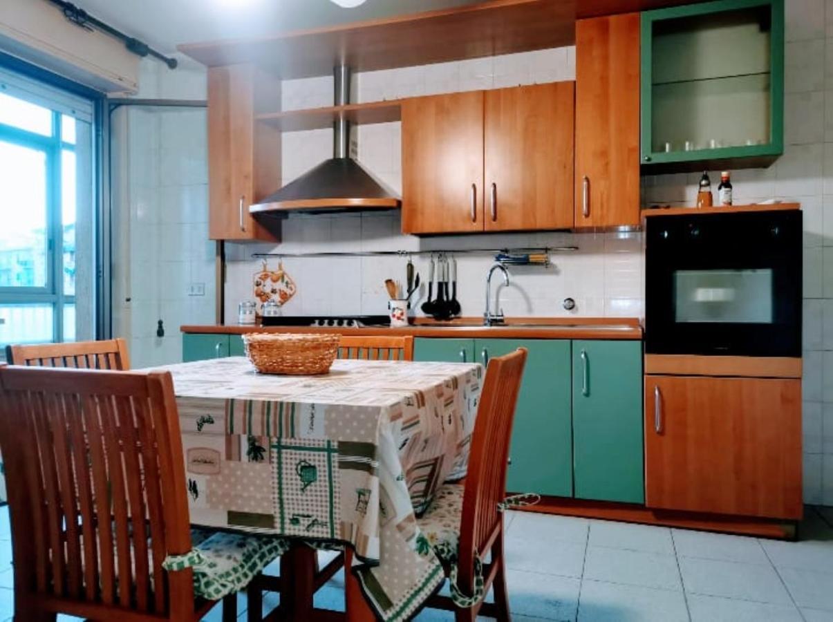 Lorenzo Guest Suite With Free Private Parking-- Cantieri Culturali Palermo Ngoại thất bức ảnh